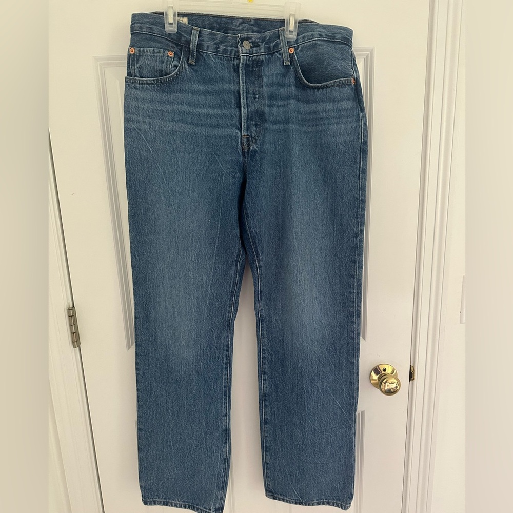 LEVI’S Women’s Straight Jeans in Classic Blue